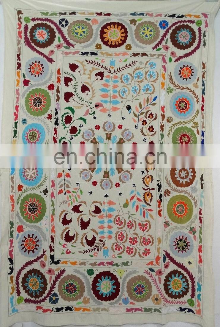 Wholesale New Design White Base suzani hand Embroidered Wall Hanging Tapestry