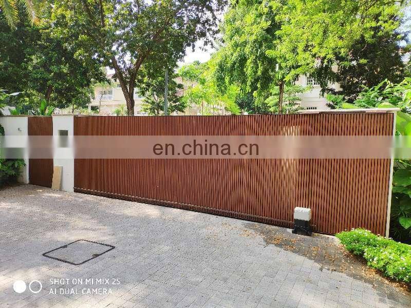 Wood Color Aluminum Alloy Roof Trellis Screen Metal Main Gate For Outdoor Decoration