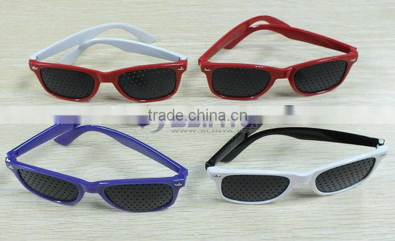 90 Holes 14cm Wide Cure Myopia Hyperopia Vision Correct Pinhole Glasses