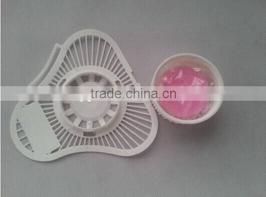 urinal screen with para-deodorant block