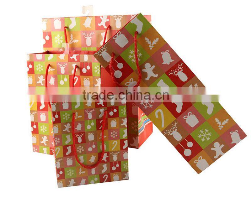 Wholesale handmade matt lamination christmas packaging gift bags with handles