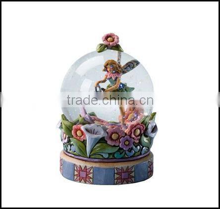 Latest animals plastic water globe gifts water globe