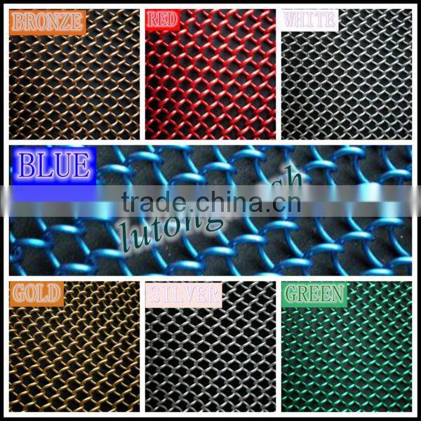 Metal chain mesh for room divider