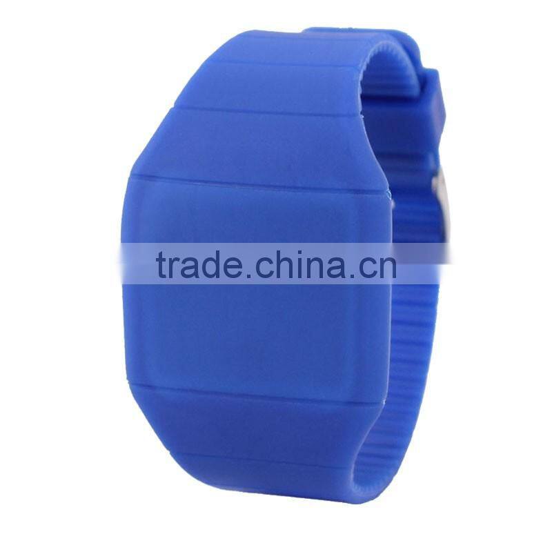 Cheap Stainless Steel Back Water Resistant Man Fitness Wrist Watch 2016