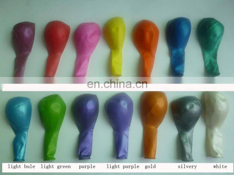 Different size latex balloon