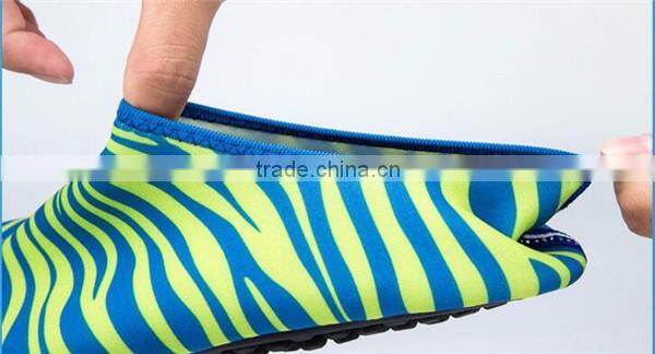 soft sole barefoot Outdoor Fitness Yoga Running Water indoor stretch fabric Socks Shoes