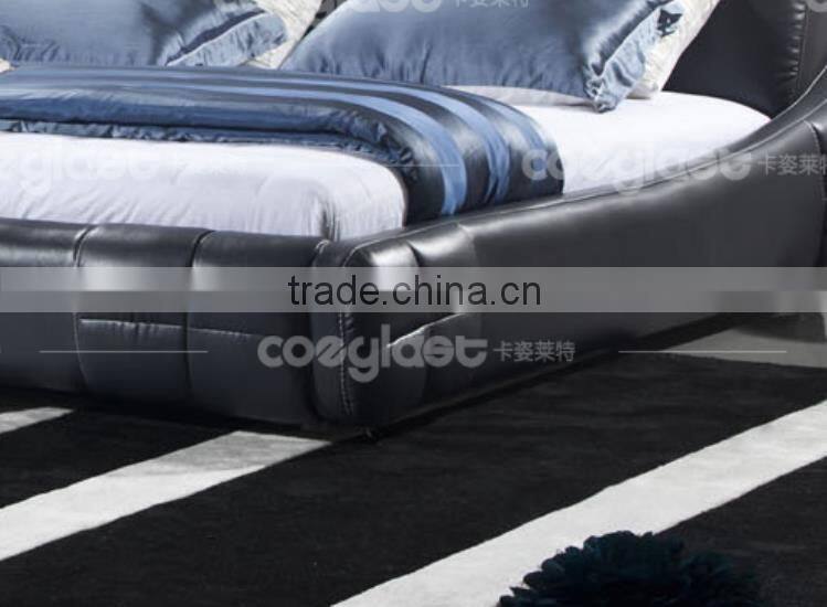 Unique italian leather bed