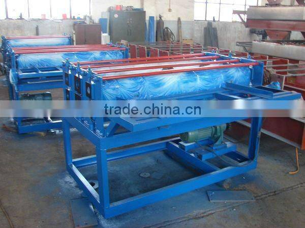 Colored steel plate slitting rolling machine