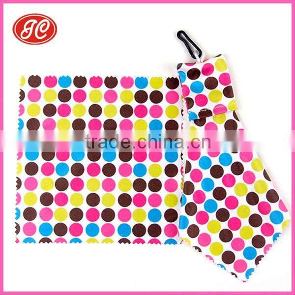 Supply eyeglasses cleaner with keychain