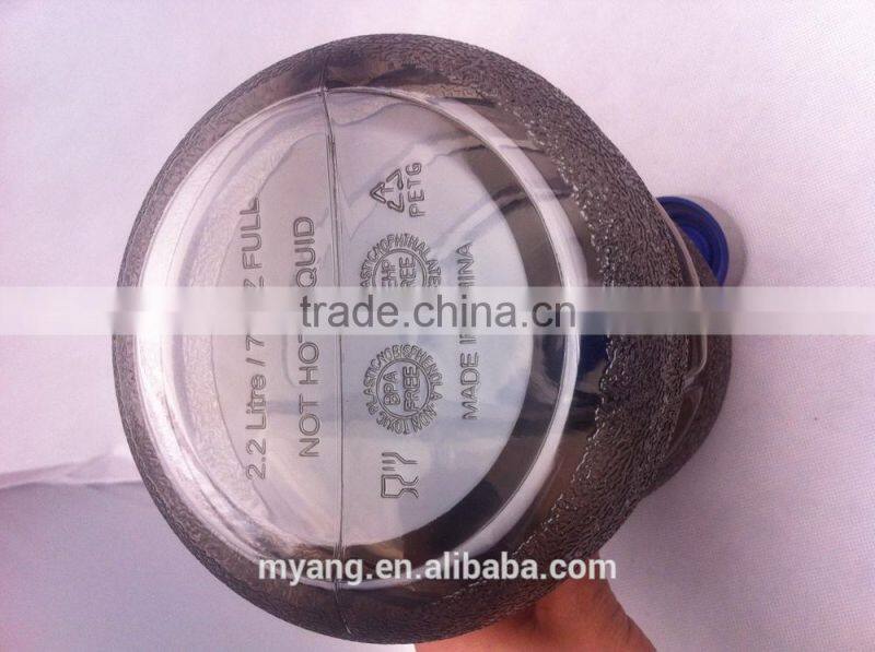 LOW MOQ!Cheap 2.2 liter clear plastic water jugs with lids/Water jug with side handle/Drinking Water Plastic sports Bottle mega