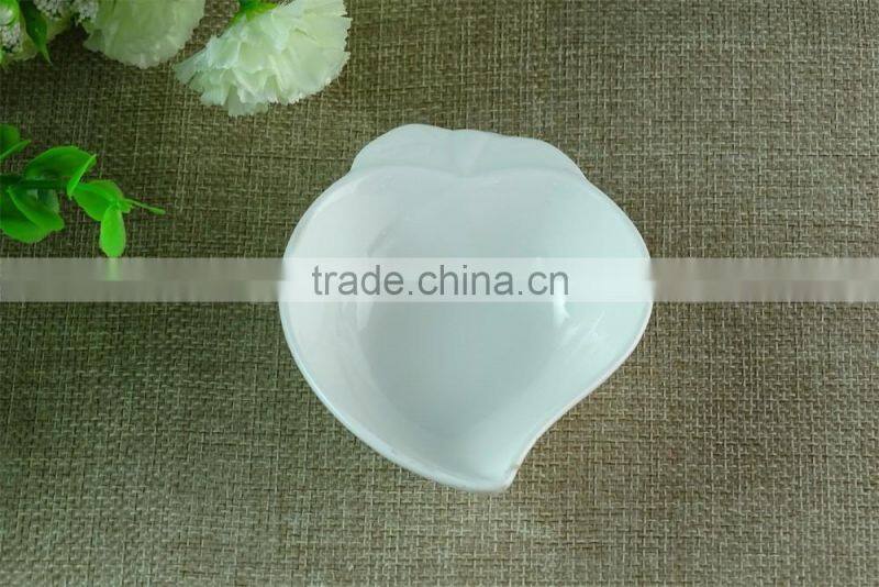 Factory Direct Wholesale strawberriy shape Porcelain Serving Dip Dish
