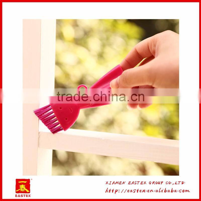 Stylish cute smile face shaped bristle brush for crevices