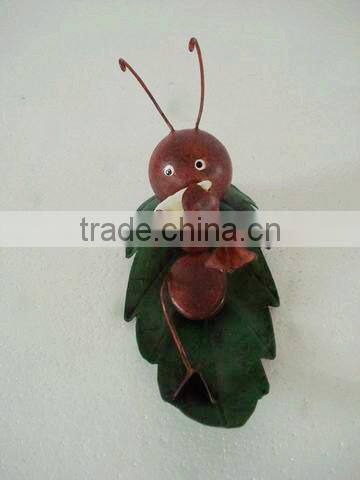 YS88227 cute ant lying on the leaf home decoration items made in Fujian with size 9*3.5*4.5"