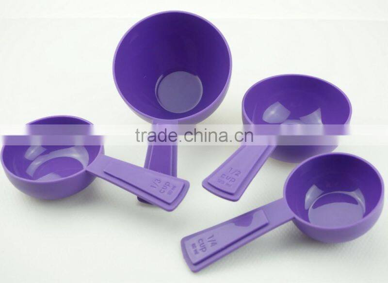 47010 4pcs plastic Measuring Cups and Spoons Set