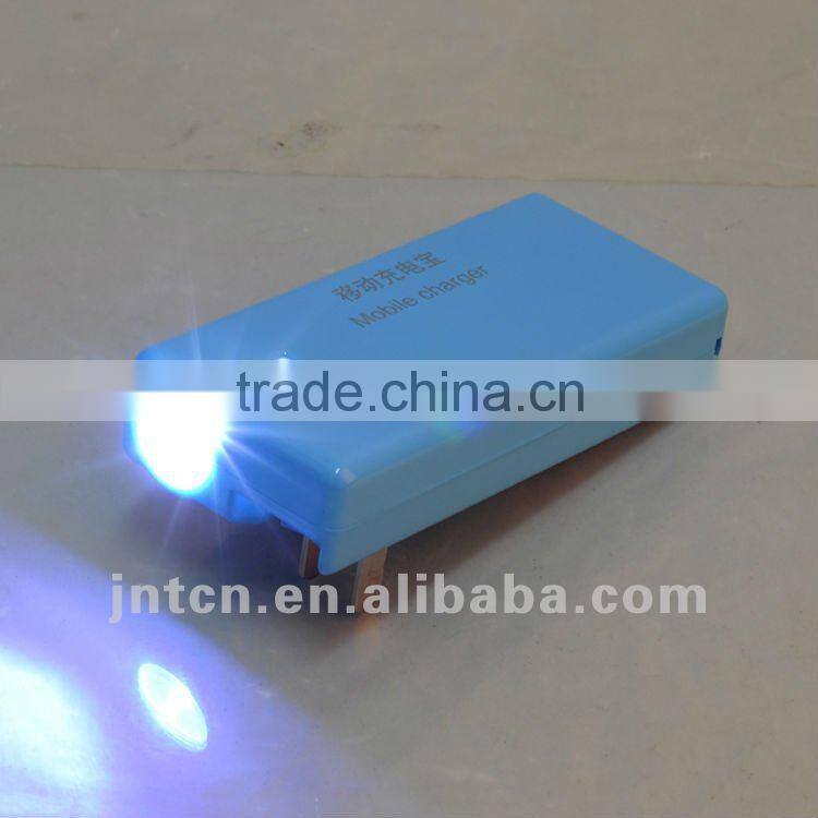 220V 4000/4400/5200/5600mAh portable plug-in mobile phone wall charger power bank with AC connector MP011