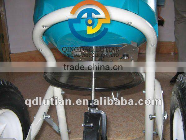 garden spreader, manual fertilizer spreader, plastic fertilizer spreader