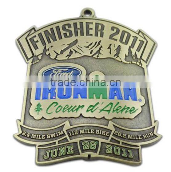 2015 new design customized pin badge