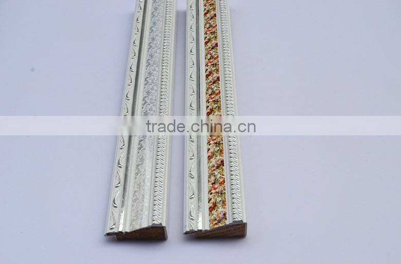 White shivering flower wooden photo frame moulding