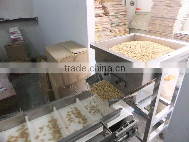 Sweet delicious Raw Redskin Peanuts for roasting