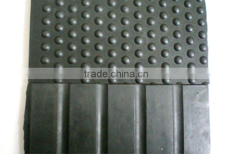 1.22m x 1.83m(width x Length) cow horse trailer rubber mat