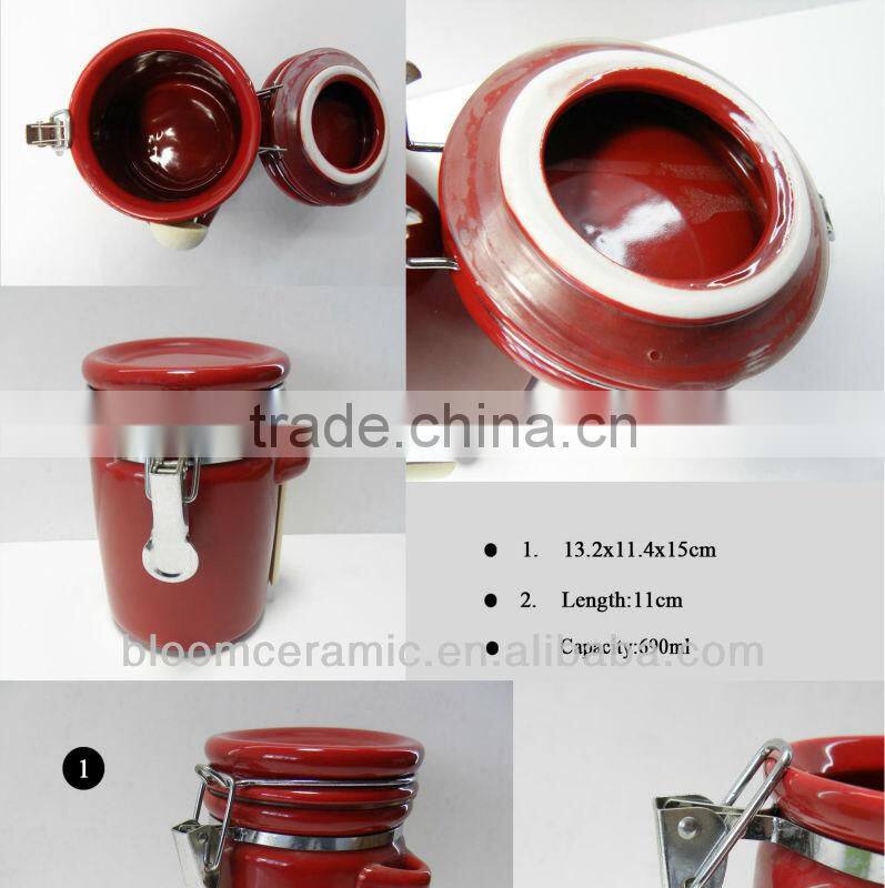 Canister ceramic with scoop
