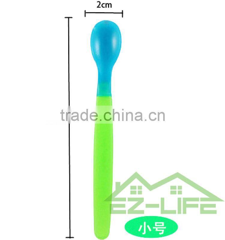 4 pcs/set ECO baby heat Temperature Sensitive silicone Color Changing spoons