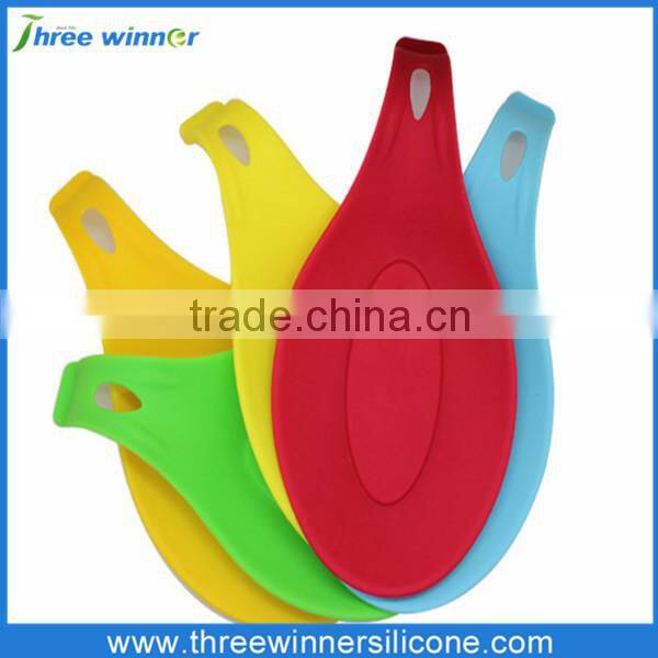 Newest hot sell LFGB standard spoon holder rest gadgets