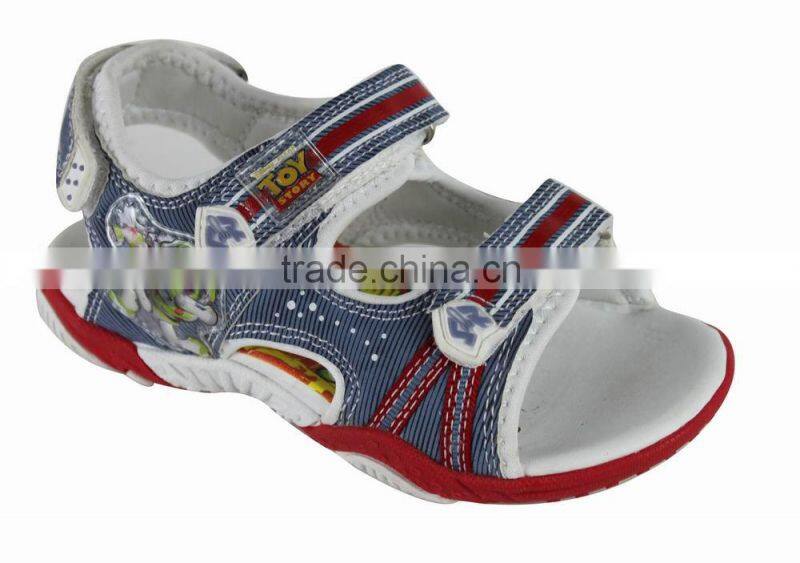 high quality sports hollow out kids fancy sandals with toy