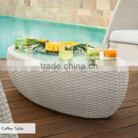 Swimming poolside modern design wicker sunbed