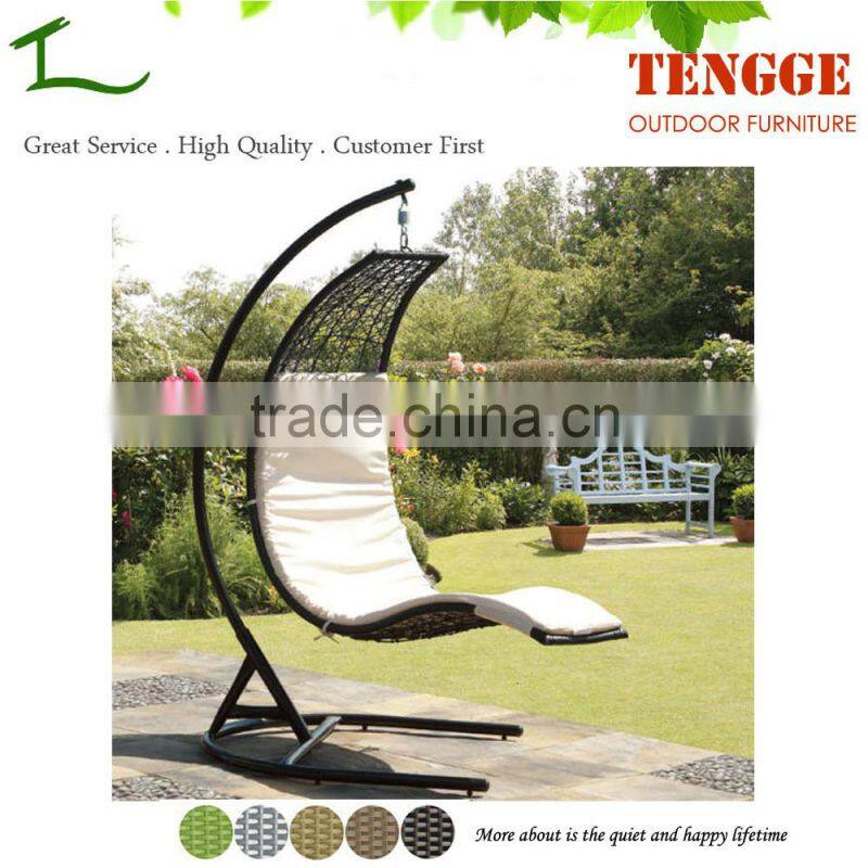TG15-0144 The curved shape outdoor hanging wicker chair