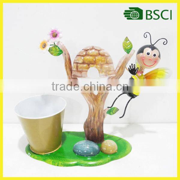 Special design metal bee with pot for home decoration