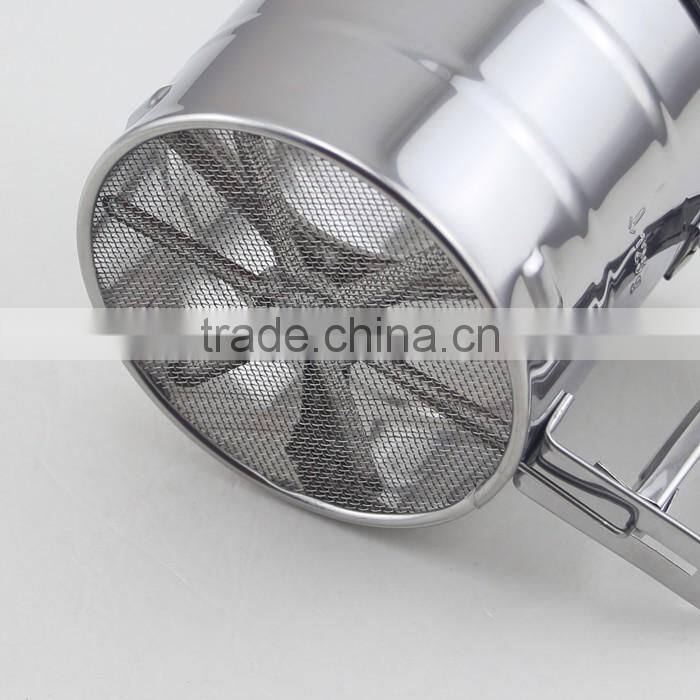 One-Handed Stainless Steel Cup Flour And Icing Sugar Sifter