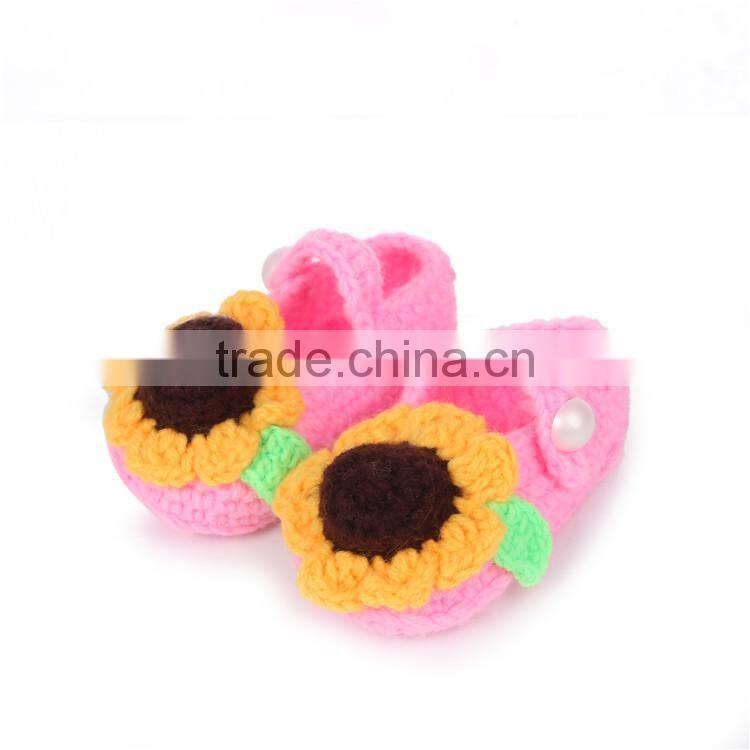 Beautiful Sunflower Free Crochet Shoes Pattern for Baby