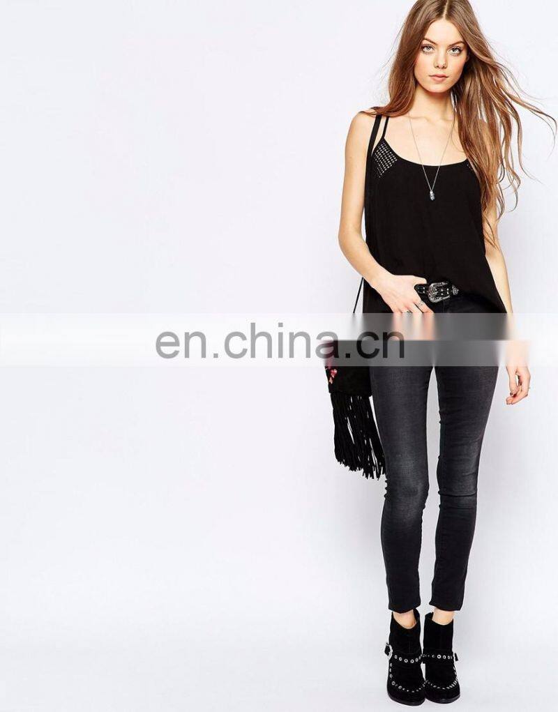 Black color woman Fashion hollow tops with trim