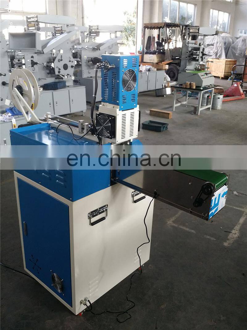 UGS2080S Belt Conveyor Stacker Computerized Ultrasonic Fabric Cloth Trademark Label Cutting Machine, Digital Satin Ribbon Cutter