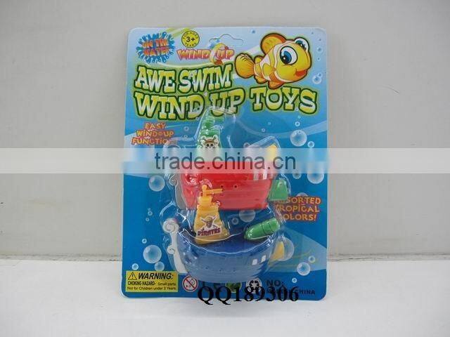 Pully wonderfull wind up plastic boats toys cute plastic wind up toy swiming boat