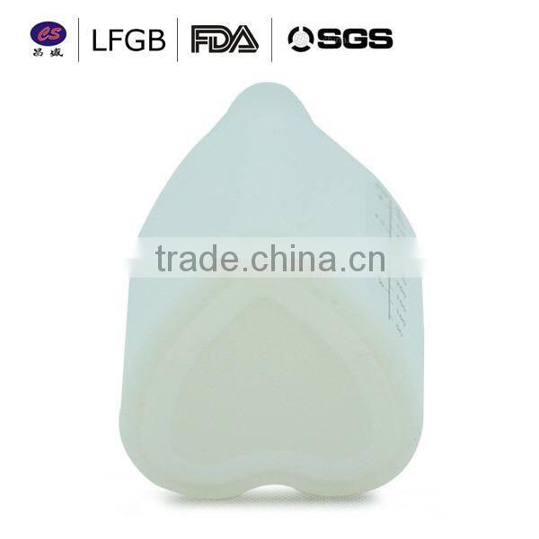 2014 new design fashionable customized factory price heart shape silicone cup