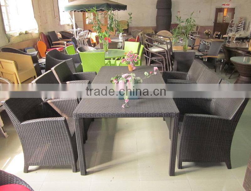 4 Hotel furniture set high back wicker chair and wooden table for sale YPS017