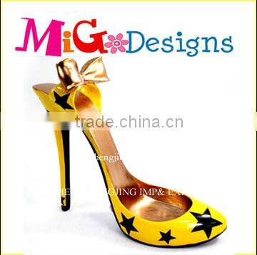 Sassy Glittering Fashionable Polyresin High Heel Wine Bottle Holder