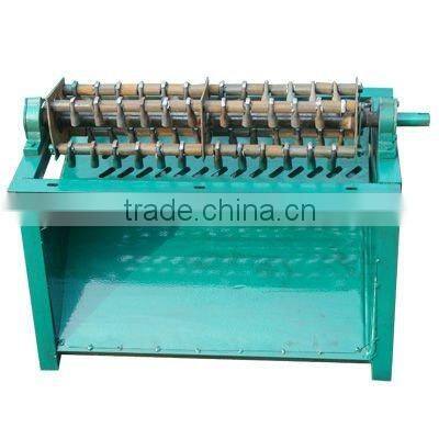 small manual corn thresher