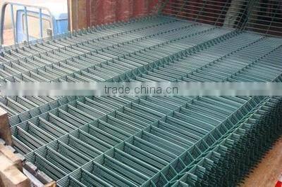 wire mesh fence