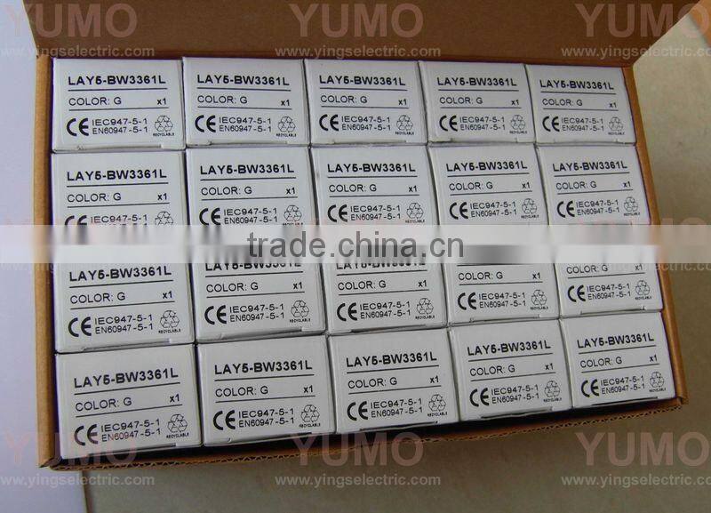 LAY5-BW3361 Push Button LAY5-BW3361L with lock green
