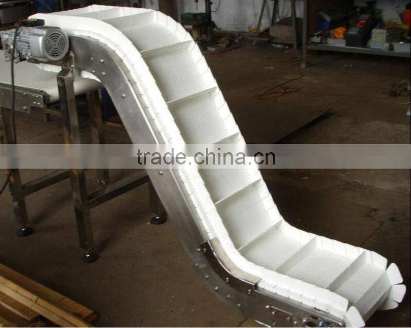 FLS254 Radius Flush Grid Belt with flights and sideguards