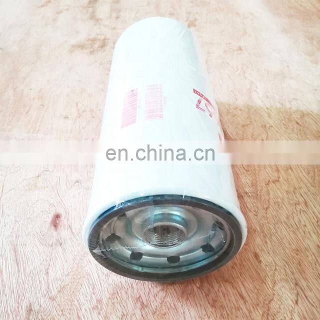 Hot Selling Hard Metal Auto Parts LF667 Diesel Engine Part Fuel Filter