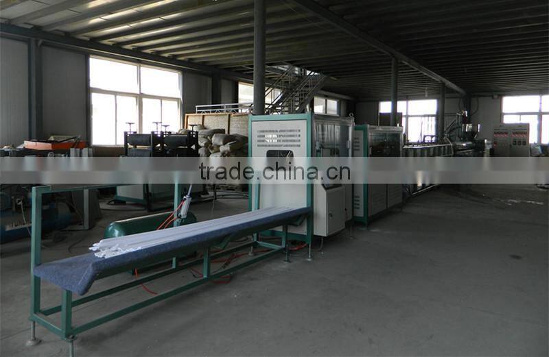 Automatic XPS foamed cornice profiles production line