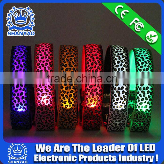 2015 Hot Selling Christmas LED Eembroidered Ppet Collar With Leopard