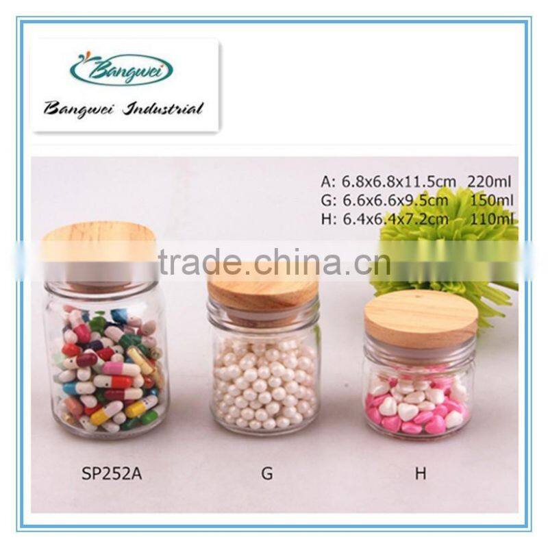 glass spice jar with wooden lid