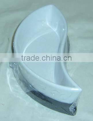 Leaf shaped ceramic snack plate divided plate tray with wooden base