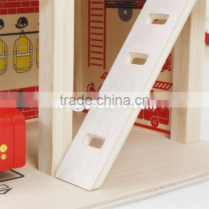 2017 New products funny parking toy boys wooden toy fire station W04B030