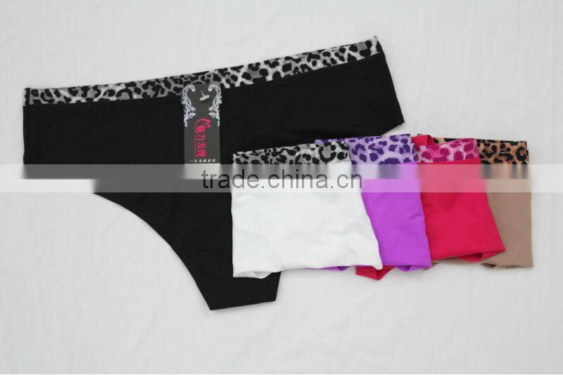 2014 Latest Design Seamless Bonded Thong Underwear Woman